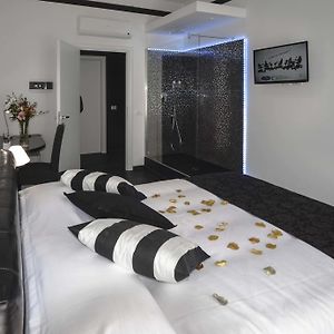 Kamer met een Queen Size Bed